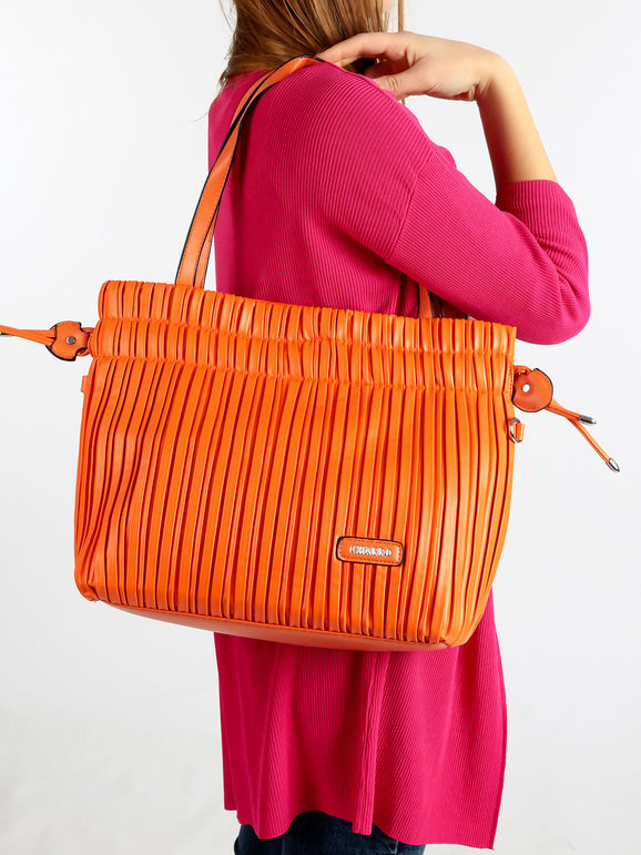 Borsa a spalla con trama lavorata